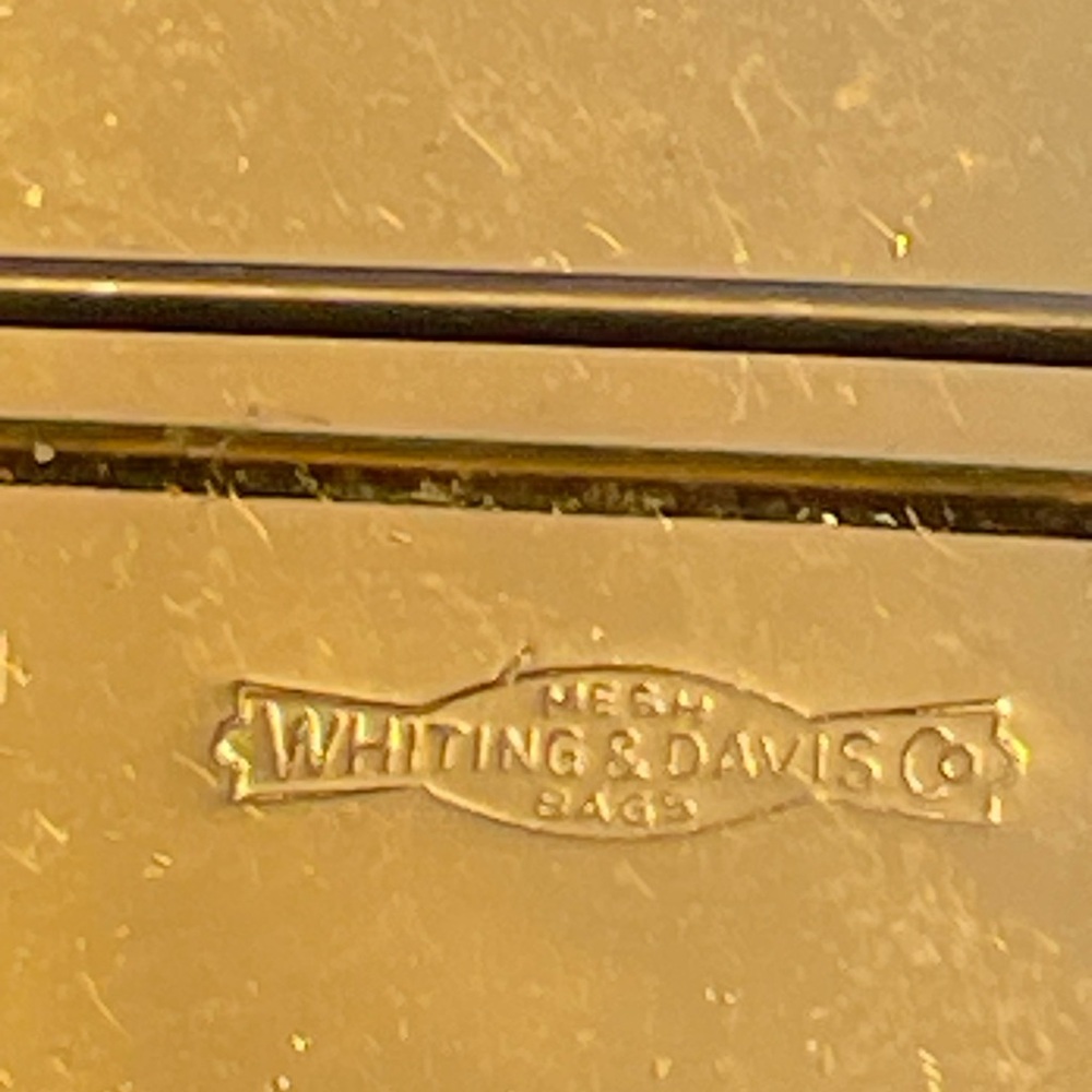 Whiting & Davis Vintage Gold Oval Brooch with 18th C Romantic Scene - Picture 6 of 10
